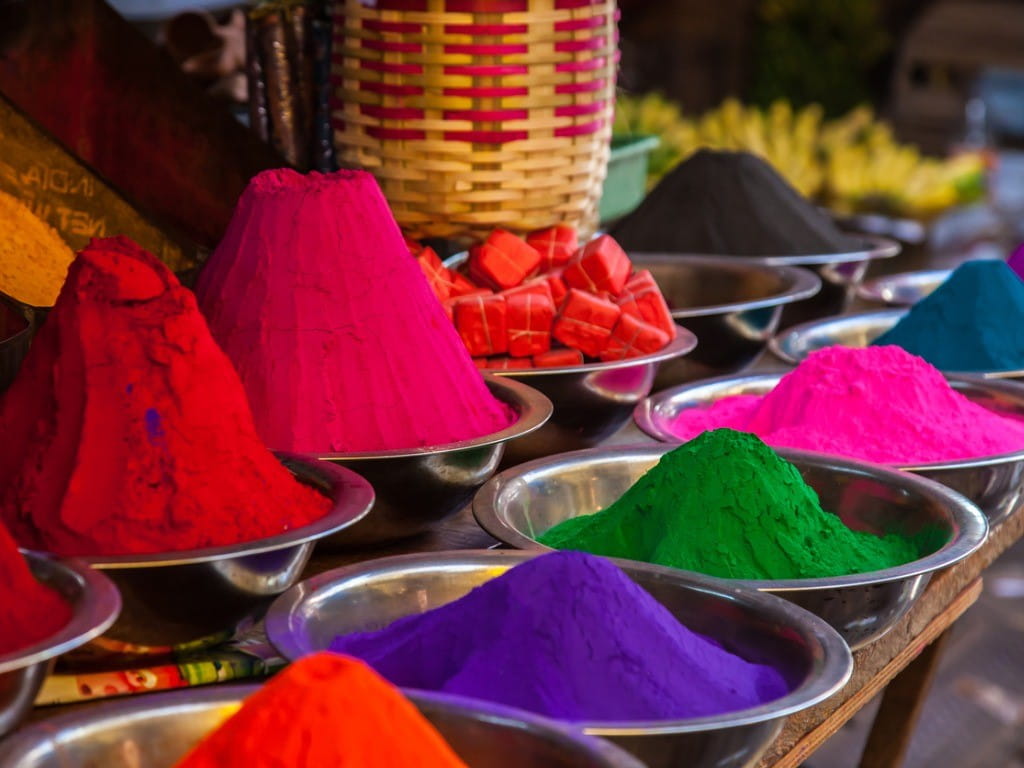 indian holi colors at market