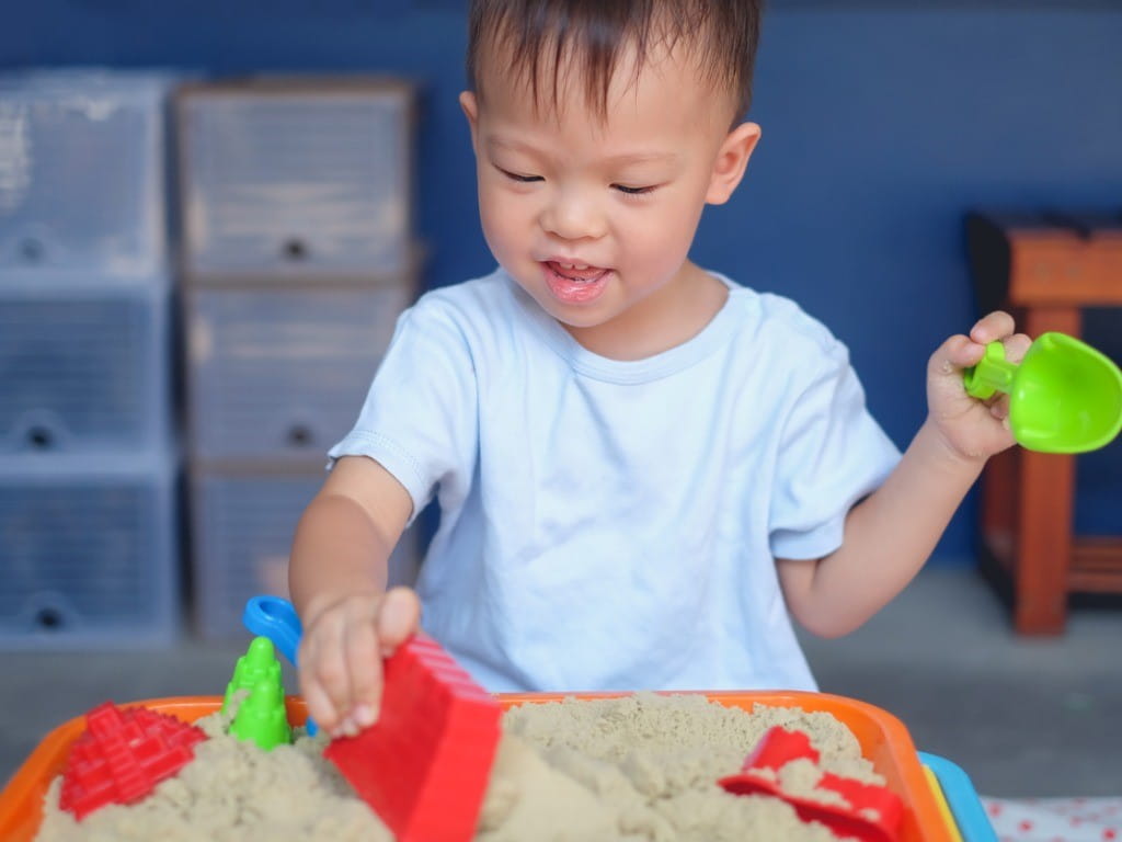 What Happens if My Child Eats Kinetic Sand? What Happens If You Eat Kinetic Sand
